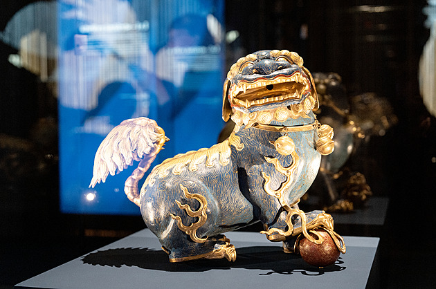 Sto pokladů čínských císařů je poprvé v Evropě. Hostí je Národní muzeum