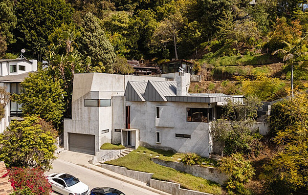 Brutalistický komplex Davida Lynche v LA je na prodej. Režisér zde žil i tvořil