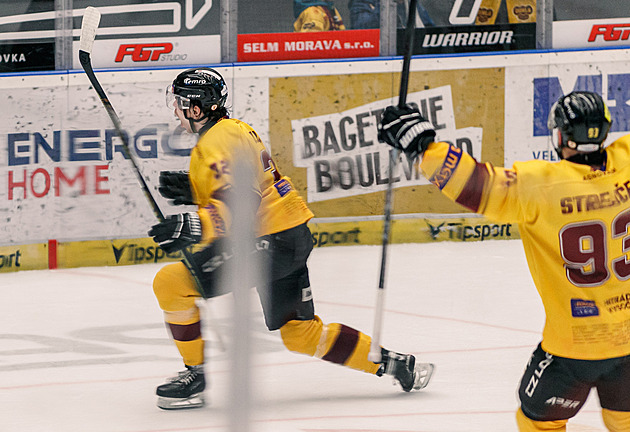 Souboj favoritů o první body vyhrála Jihlava, Zlín před koncem zlomil Kulda