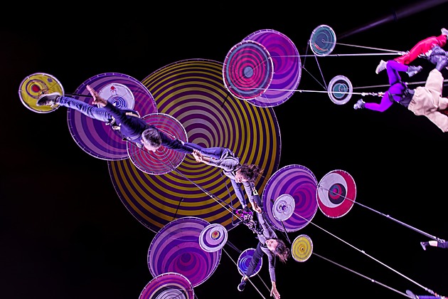 Plzeň slaví s loutkami i akrobaty. Skrytou hvězdou světové show je i jeřábník