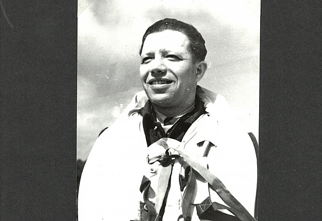 Příběh letce jako z dobrodružného filmu. Doma pak hrdinu RAF zavřeli bolševici