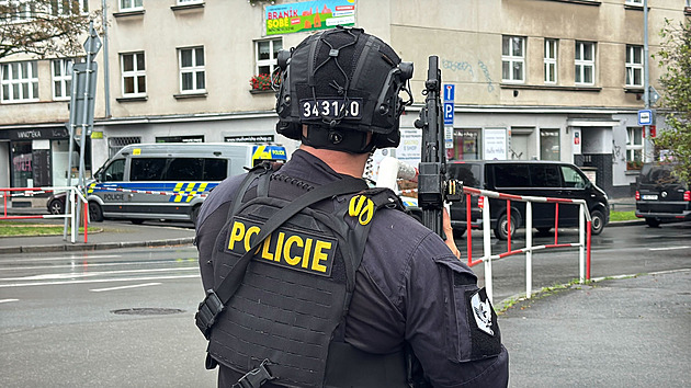 V Krči zasahují policisté i vyjednavač. Muž prý někomu ublížil, pak se zavřel v bytě