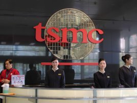 TSMC nestíhá uspokojit extrémní poptávku po moderním pouzdření, přidá plyn