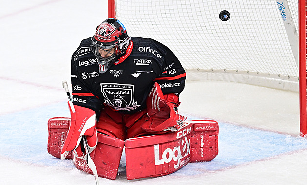 ONLINE: Gólová přestřelka v Hradci, Sparta od úvodu prohrává s Karlovými Vary