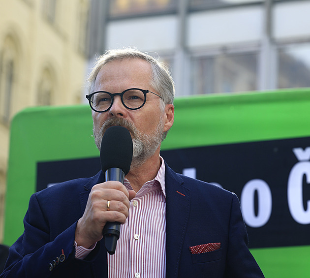 Brno jako oáza klidu. Souběžné mítinky dvou největších rivalů byly bez incidentů