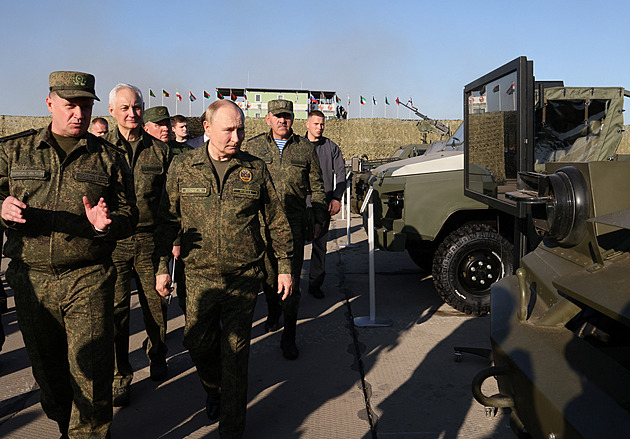 Putin sledoval rusko-běloruské manévry. Dorazili i vojáci z Íránu a Indie