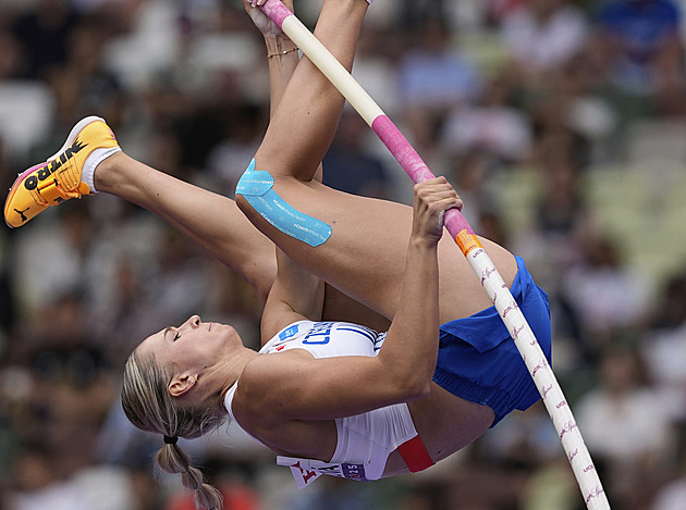 Atletika ONLINE: Vadlejch se zlepšil, je blízko finále. Švábíková skáče o medaili
