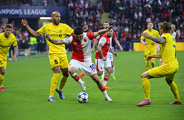 ONLINE: Slavia - Bodö/Glimt 0:0, zaváhání Mbodjiho a šance Evjena, Staněk vyráží