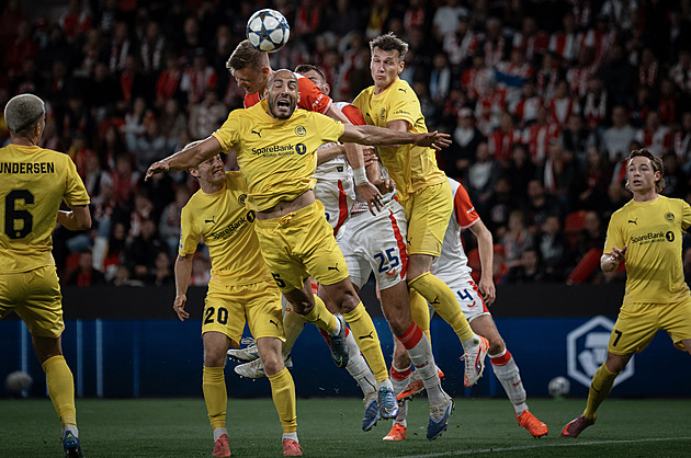 ONLINE: Slavia - Bodö/Glimt 1:0, skóroval Mbodji, velkou šanci zahazuje Douděra