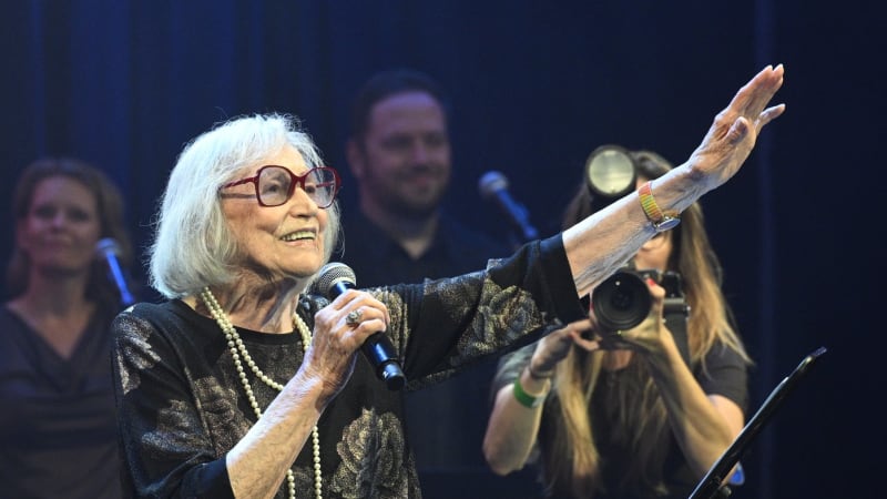 Marta Kubišová před vyprodanou Lucernou odzpívala svůj poslední koncert