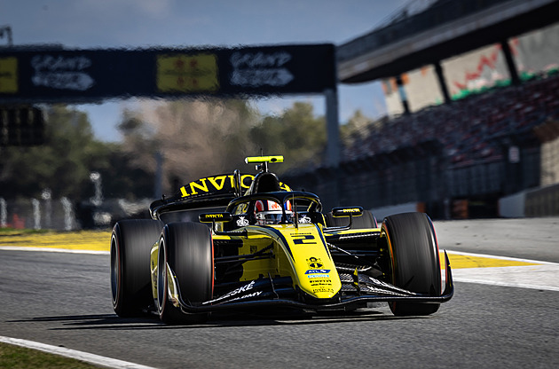 Staněk opět bez bodů. V hlavním závodě F2 v Baku obsadil třináctou pozici