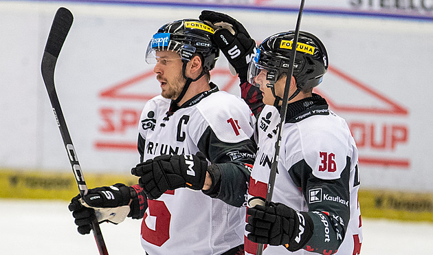 ONLINE: Kometa otočila v poslední třetině, Sparta slaví. Varům vystřelil výhru Tomek