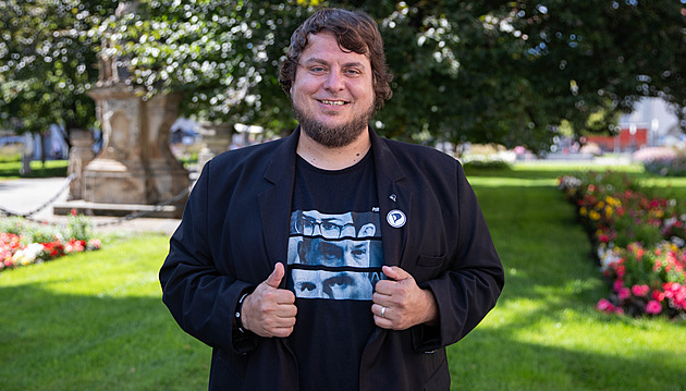 Místo montovny chceme z Česka mozkovnu, říká lídr Pirátů. Slibuje rozvoj venkova