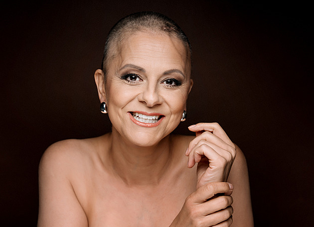 Laďka Něrgešová odhodila paruku. Bez vlasů je to skvělé, pochvaluje si