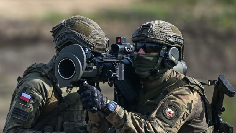 Rozmístí NATO jaderné zbraně u ruských hranic? Aliance se po provokacích pomalu probouzí