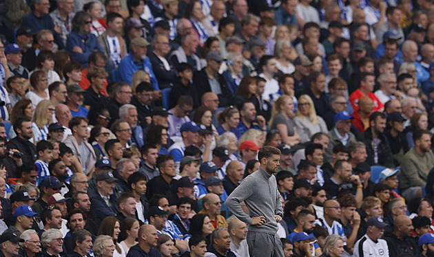 Fanouška napálili podvodníci. Na zápas letěl přes půl světa, měl ale falešný lístek