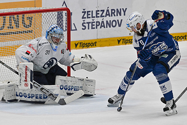 ONLINE: Liberec vyrovnal ve Vítkovicích, Kometa hostí Plzeň. Hraje i druhý se třetím