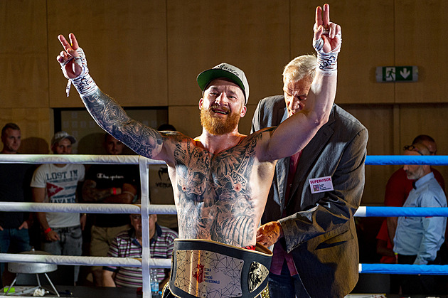 Zemřel zkušený boxer Bezvoda. Na jaře se utkal i s legendárním Konečným