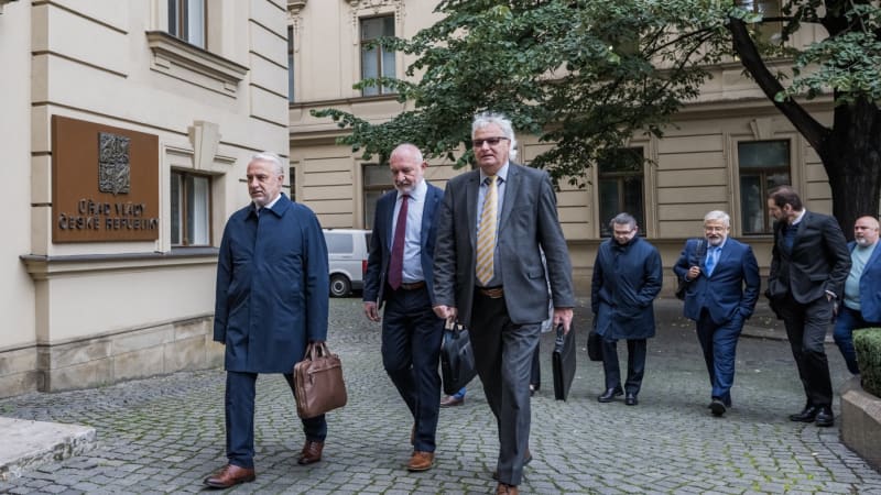 Odbory žádají růst platů až o 13 procent. S vládou se nedohodly, jednání má pokračovat