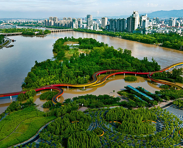 Zemřel otec „houbovitých měst“. Čínský architekt zahynul ve vrtulníku v Brazílii