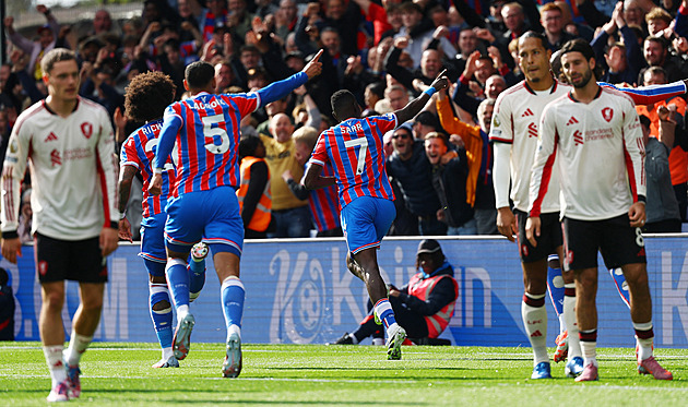 ONLINE: City vedou, Chelsea hraje v deseti. Liverpool prohrává, United jsou bez bodu