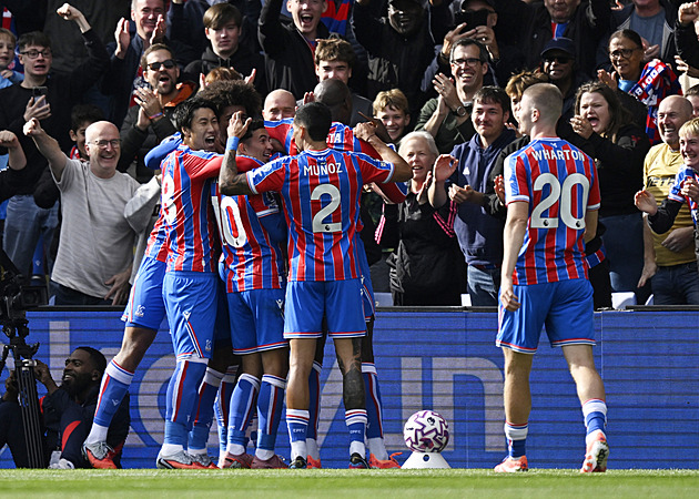 ONLINE: Liverpool našel přemožitele, padl United i Chelsea. City dali pětku Burnley