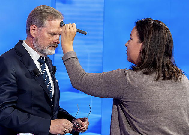 Naposledy proti sobě. Babiš hýřil vtipy a předvedl němčinu, Fiala vsadil na pravdu