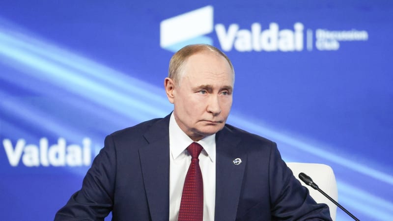 Co vedlo Rusko k „hysterické“ reakci? Putinovy výroky jsou podle analytika testem 