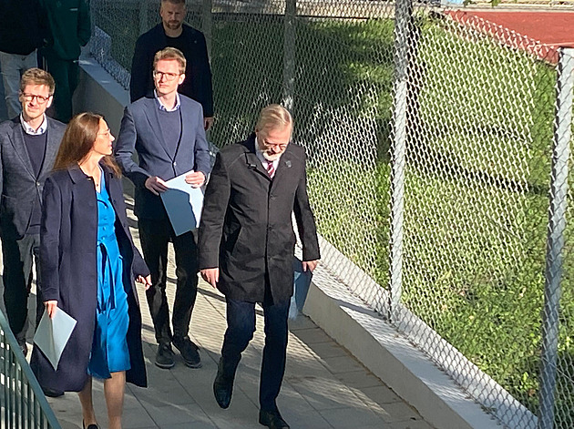 Fiala v Brně přišel volit, tentokrát předložil občanský průkaz