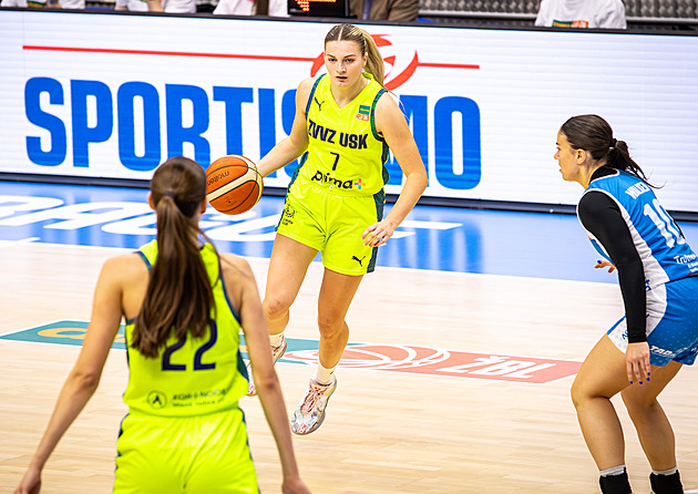 Dva dny po triumfu v Superpoháru to USK pálilo. Zářila Čechová, blýskly se mladice