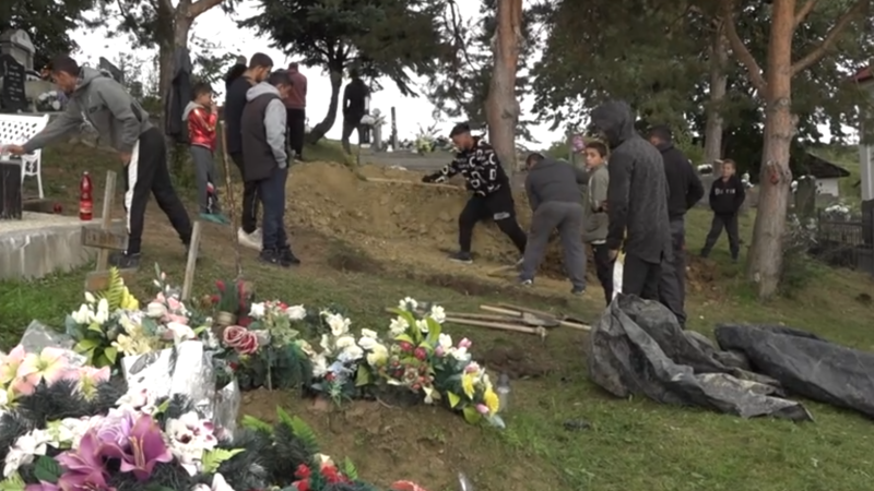 Tragická smrt maminky s dětmi u Janic: Vraťte se mi, křičel její zoufalý manžel na pohřbu