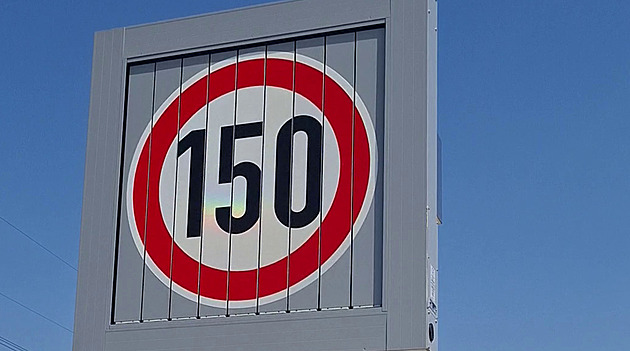 Řidiči na části D3 můžou nově projet až 150 kilometrovou rychlostí