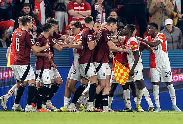 ONLINE: Sparta - Slavia 0:1, první střela hostů a gól, skóre otevírá Kušej