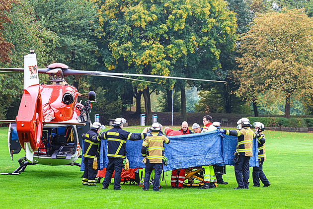 Starostka v Německu pobodaná nožem: policie zadržela obě její adoptivní děti