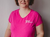 Jako dítě vylezla na vagon a málem zemřela. Nyní pomáhá dalším popáleným