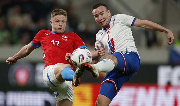 ONLINE: Faery - Česko 0:0, v úvodu jsou aktivnější domácí, hosté hrají bez míče