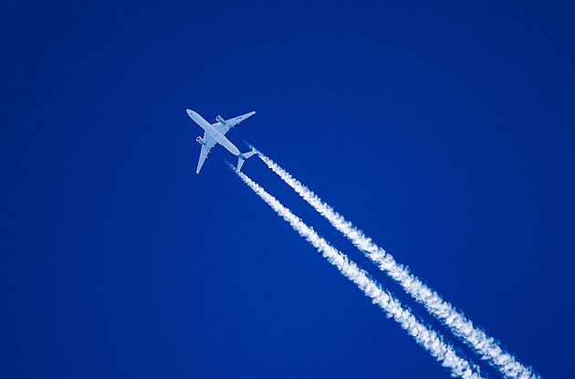 Létat rychleji? To nechtějí aerolinky, správy letišť ani sami pasažéři
