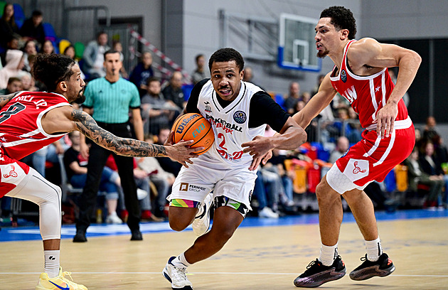 Basket ONLINE: Nymburk se trápí. Ve třetí části dal třináct bodů a Chalon otočil stav