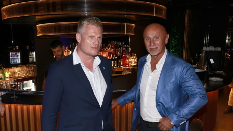 S Krejčířem hrával squash, v garáži parkuje luxus. Kdo je mecenáš Motoristů Richard Chlad?