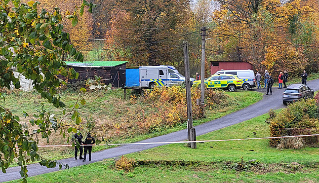 Střelba poblíž základní školy ve Smržovce. Dva mrtví a jeden těžce zraněný