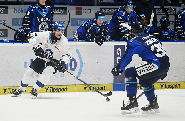 ONLINE: Kladno jde znovu do vedení, Liberec drtí Pardubice, Kometa znovu prohrává