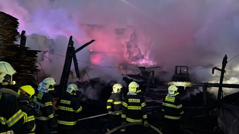 Při požáru pivovaru v Klatovech zemřel legendární závodník rallye. Vojík auta i opravoval