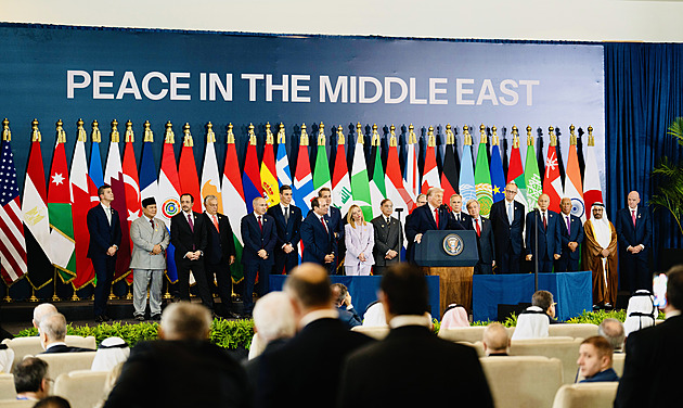 Hamás srovnají muslimské země, tvrdí Trump. Ty se ale do Gazy nehrnou