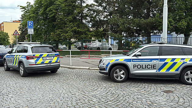 Dívka na základní škole v Praze vyhrožovala spolužákům nožem