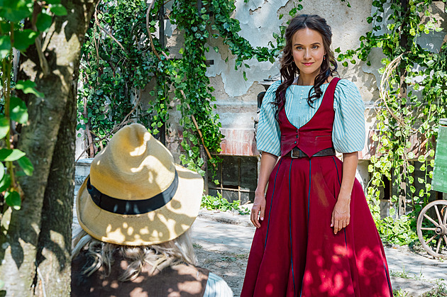 RECENZE: Konečně příjemný rodinný film, který strčí do kapsy vánoční pohádky