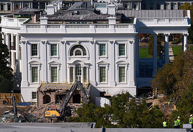 Východní křídlo Bílého domu šlo kvůli Trumpově tančírně celé k zemi