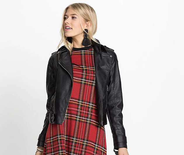 Kostka v hlavní roli. Zkuste čtyři outfity, které pozvednou váš podzim