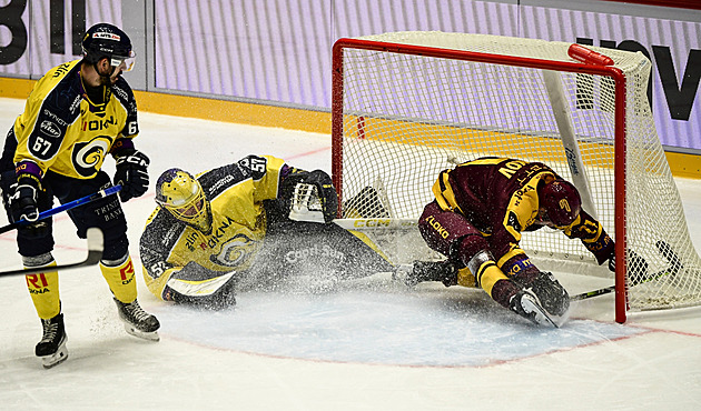 Jihlava otevřela novou halu porážkou, divoké přestřelky pro Slavii a Litoměřice
