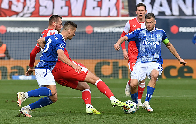 ONLINE: Olomouc - Slavia 0:0, řeší se penalta pro domácí, zasahuje video