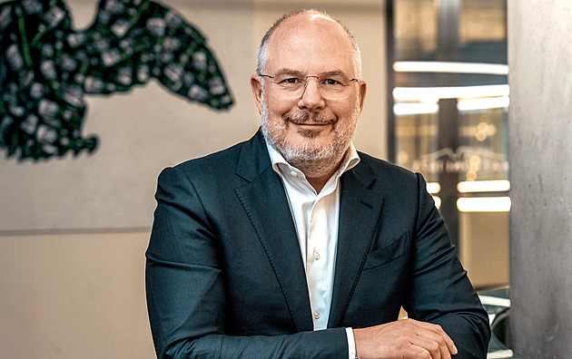 Pokud lidé nechtějí změnu, ať minerálky nekupují, hájí šéf Mattoni vratné PET lahve